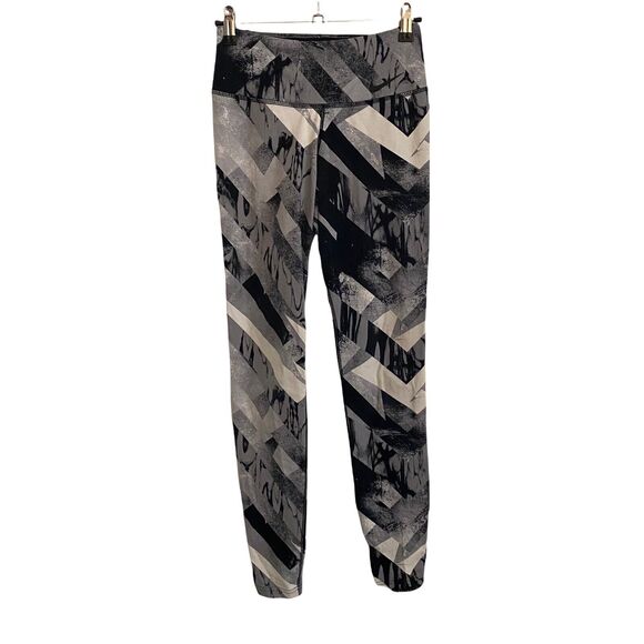 Nike XS Leggings Workout Marbled Print Black Gray Dri Fit Stretch - Picture 1 of 9